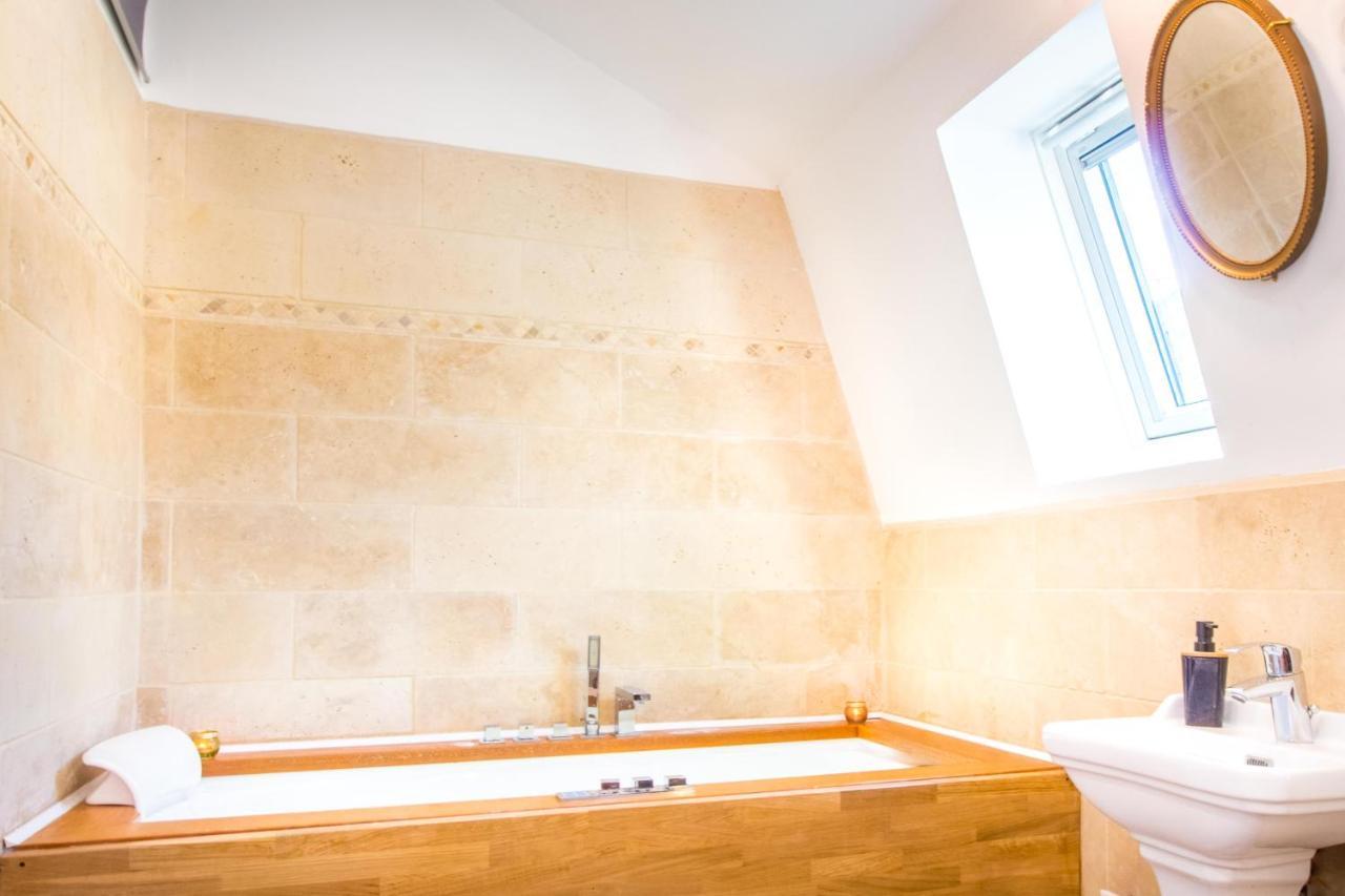 Jacuzzi - La Petite Romantique - Flobnb Laon Exteriör bild